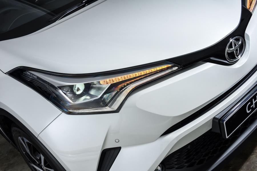 Детали экстерьера Toyota C-HR 2017 года  (ZA) (фото 44 из 44)